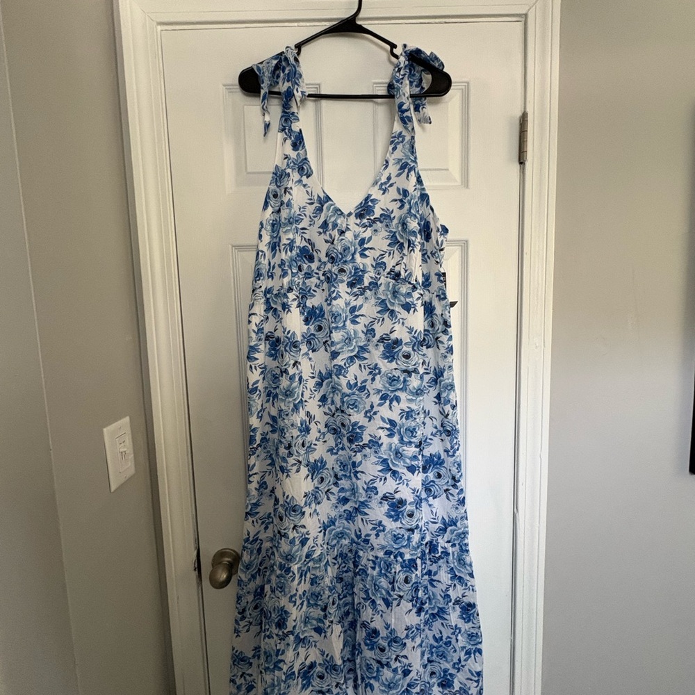 New York & Company Blue and White Floral Dress